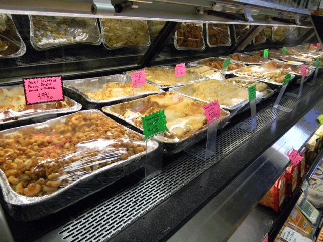 At G&M, we are proud to offer a wide variety of Ready to Eat delicious meals for our on-the-go customers. Come in a try our Lasagna, stuffed shells, Mac & cheese, meatloaf, chicken-gravy-potato, shepard pie, chicken wings and tenders, chop suey, meatballs and a whole lot more!